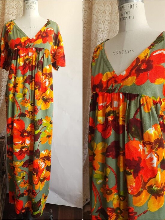Vintage Dresses & Skirts - Vintage 1960s Dress with Pockets, Volup Tiki Style Hawaiian Floral Print Mumu in